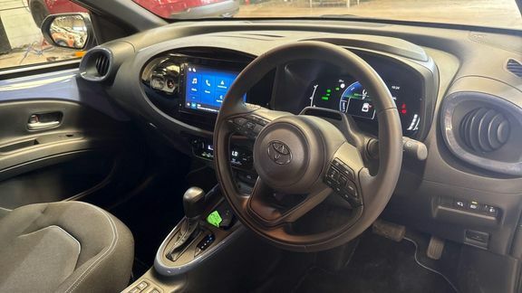 Toyota Aygo X 1.0 Vvt-i Edge Hatchback White #10