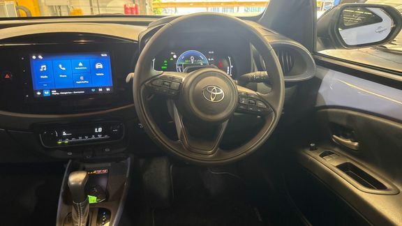 Toyota Aygo X 1.0 Vvt-i Edge Hatchback White #12