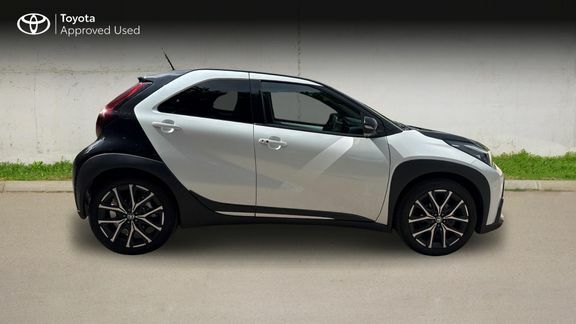 Toyota Aygo X Gr Sport White #2