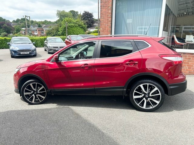 Nissan Qashqai 2016 1.5 Dci Tekna Suv 2Wd Euro Red #4