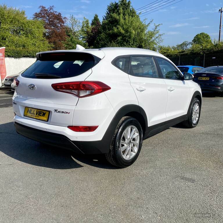 Hyundai Tucson 1.7 Crdi Blue Drive Se Nav 2Wd White #3
