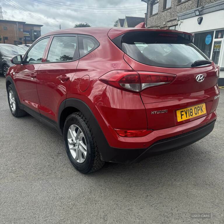 Hyundai Tucson 1.7 Crdi Blue Drive S 2Wd FY18OPK Red #3