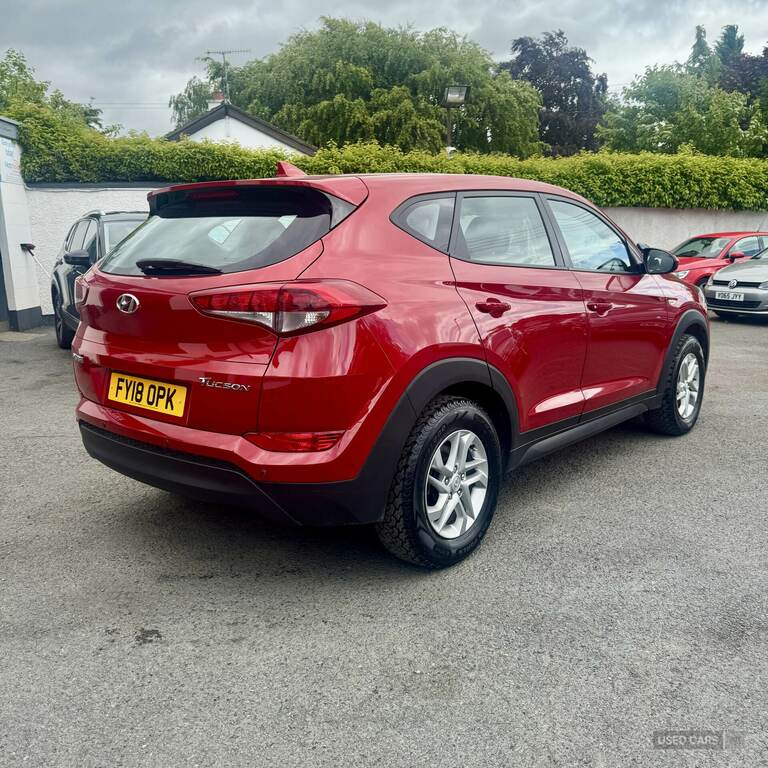 Hyundai Tucson 1.7 Crdi Blue Drive S 2Wd FY18OPK Red #2