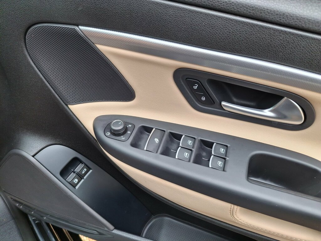 Volkswagen EOS Sport Tsi Black #35