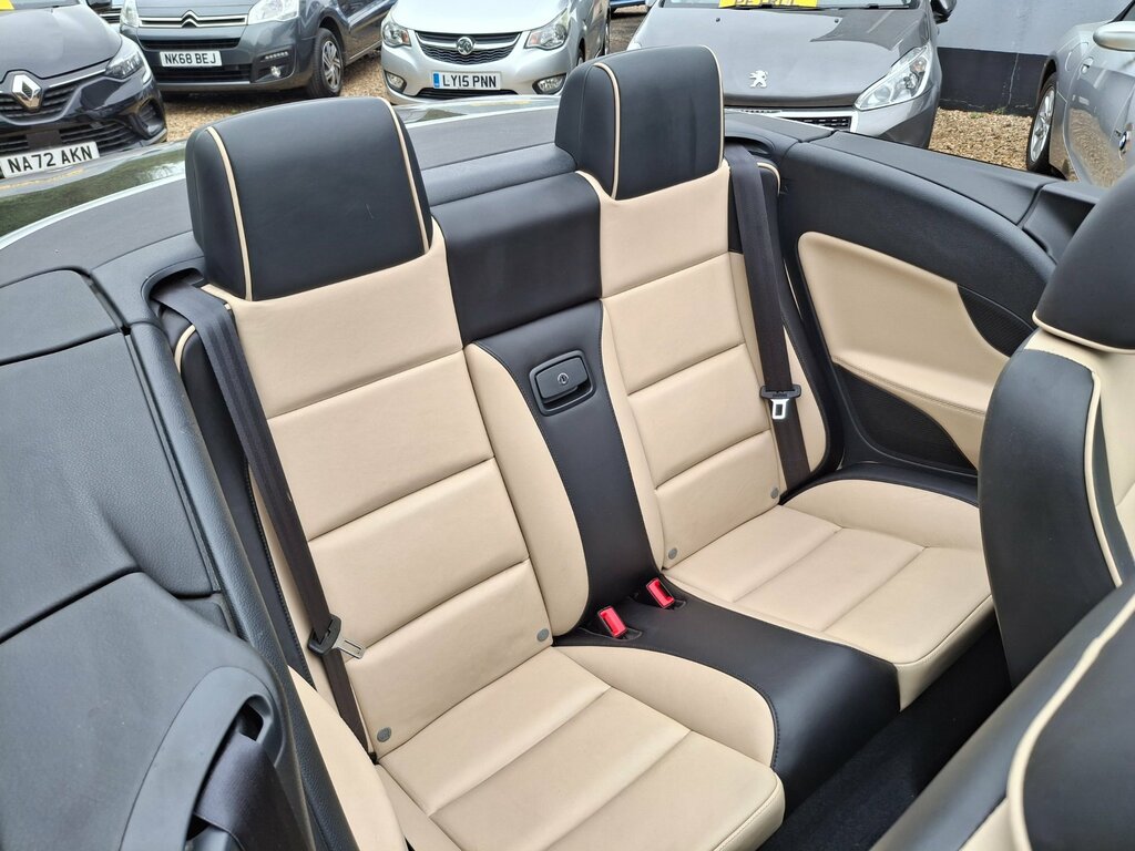Volkswagen EOS Sport Tsi Black #19