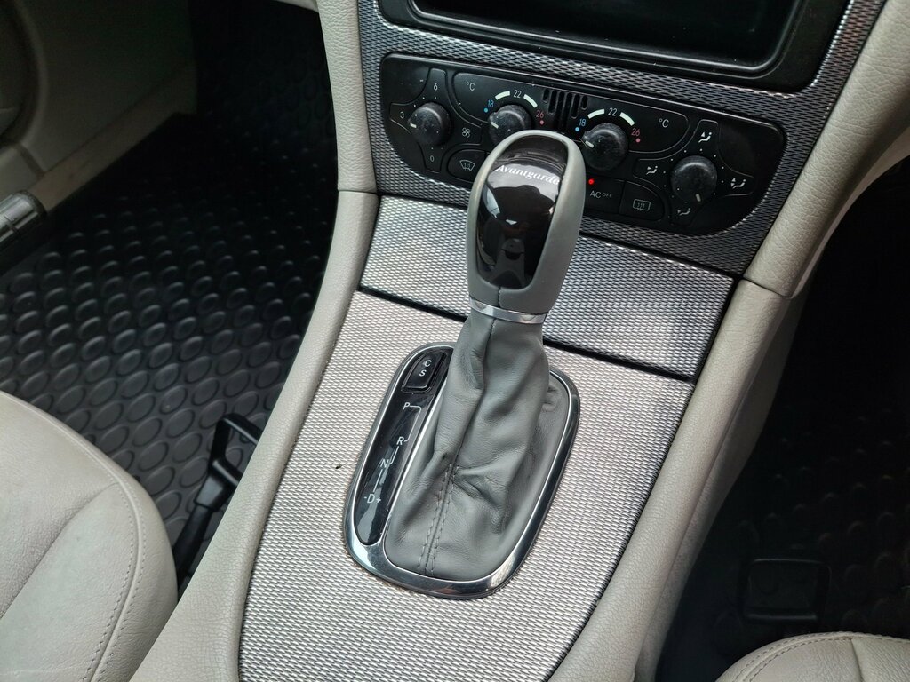 Mercedes-Benz CLK Clk320 Elegance #23