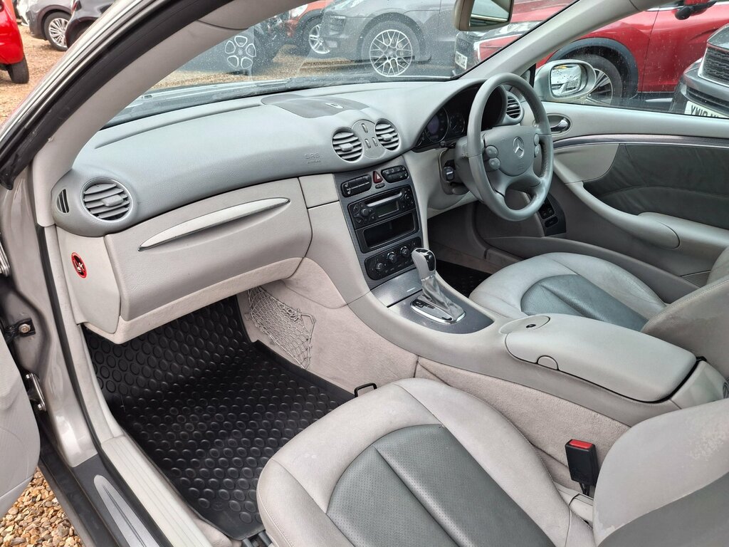 Mercedes-Benz CLK Clk320 Elegance #12
