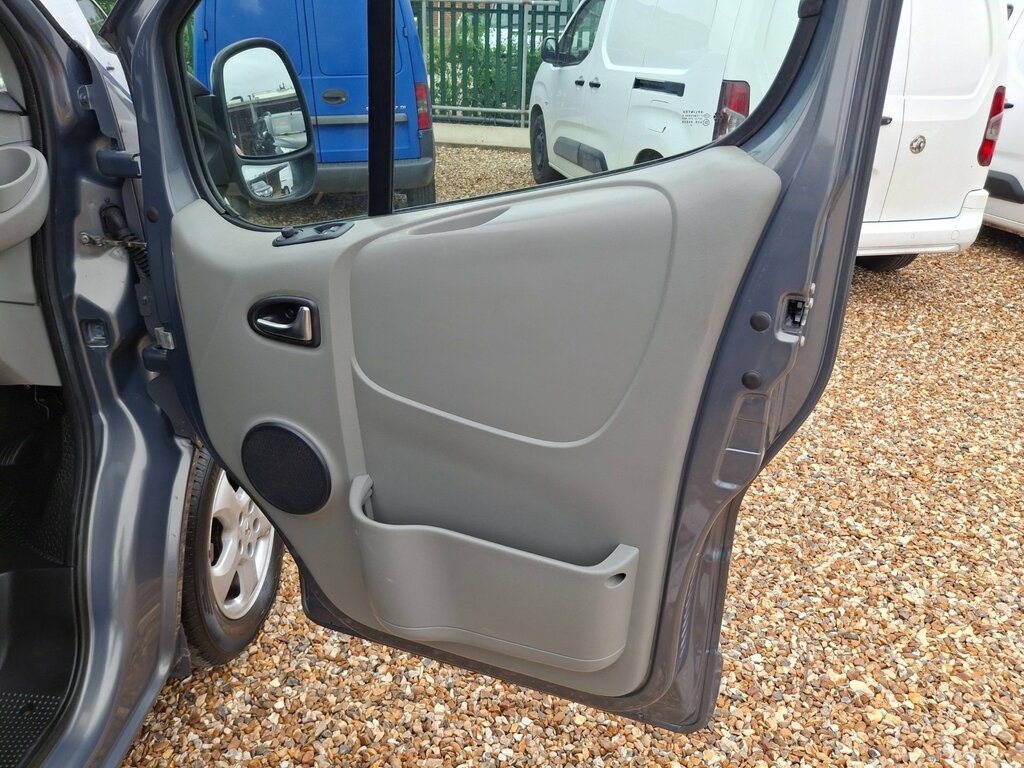 Renault Trafic Combi Van Silver #21