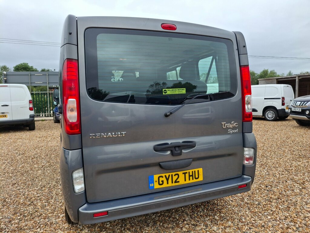 Renault Trafic Combi Van Silver #40