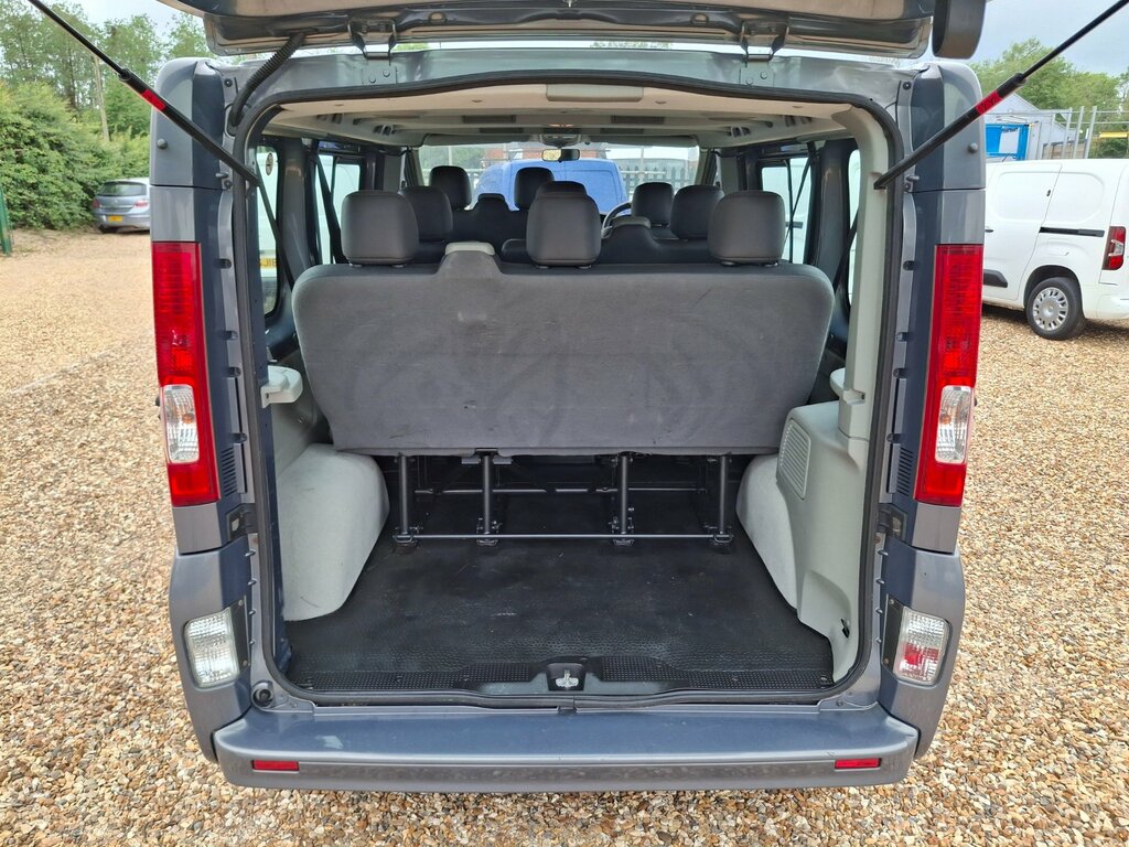 Renault Trafic Combi Van Silver #30