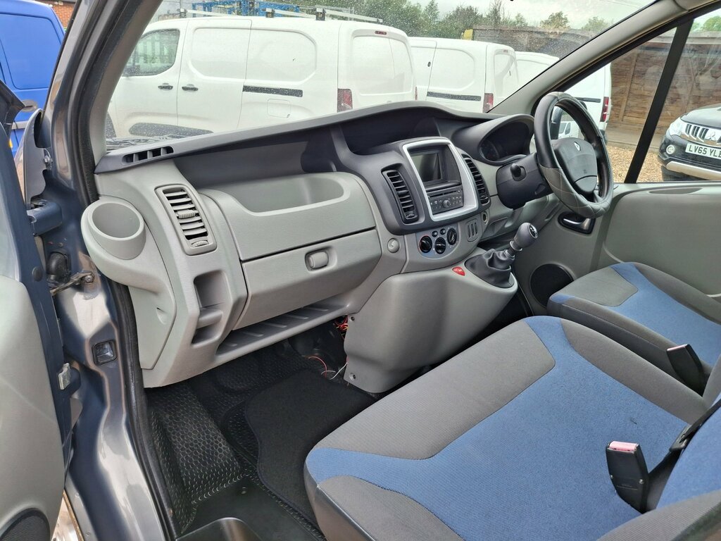 Renault Trafic Combi Van Silver #14
