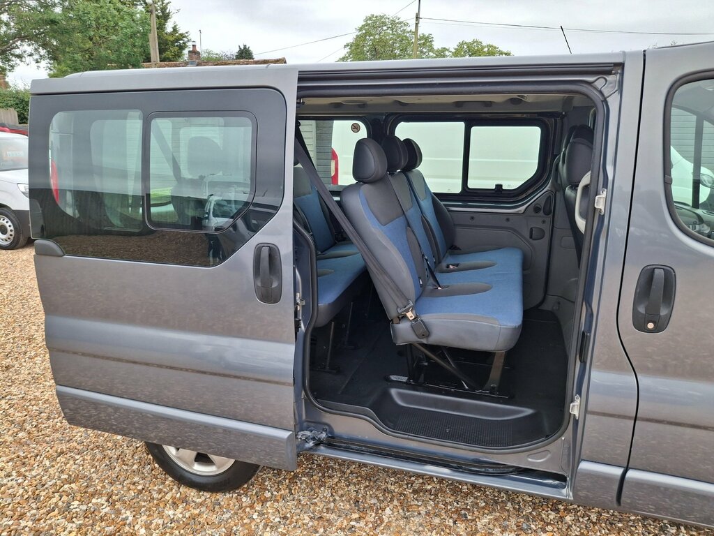 Renault Trafic Combi Van Silver #22
