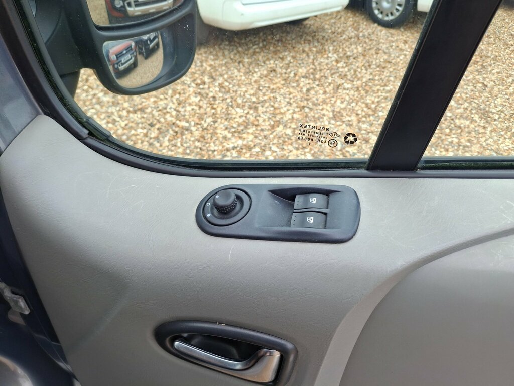 Renault Trafic Combi Van Silver #28