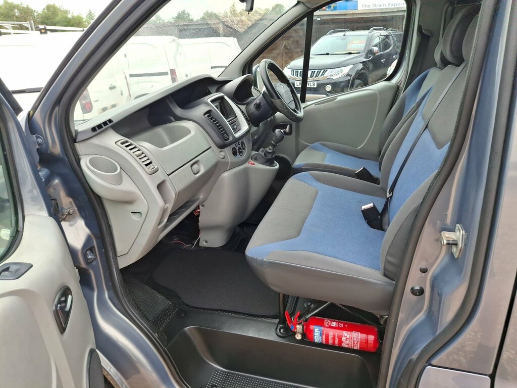 Renault Trafic Combi Van Silver #15