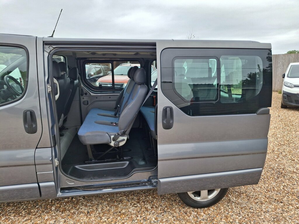 Renault Trafic Combi Van Silver #23