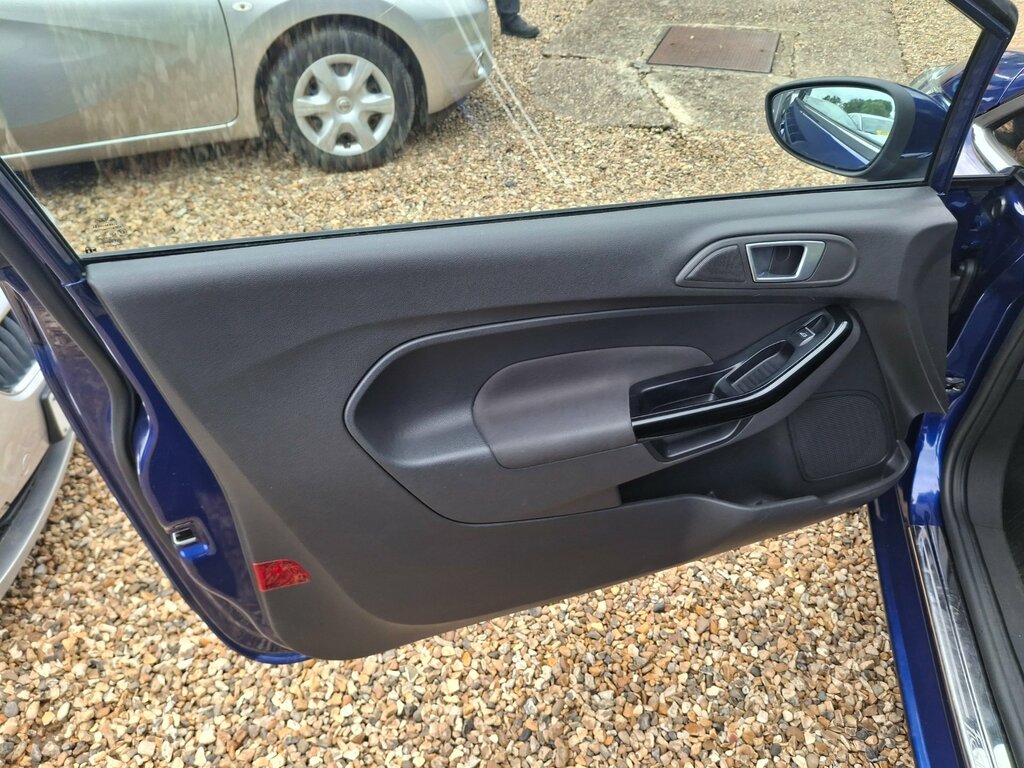 Ford Fiesta 1.6 Ecoboost St-2 3Dr- Speed Limiter, Heated Front Blue #17