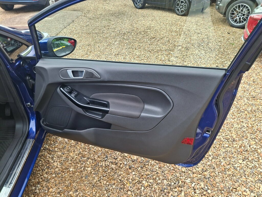 Ford Fiesta 1.6 Ecoboost St-2 3Dr- Speed Limiter, Heated Front Blue #18