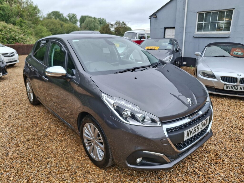 Peugeot 208 1.2 Puretech Signature Hatchback Grey