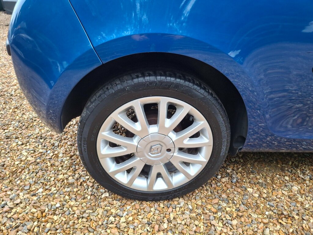 Renault Clio Expression Silver #30