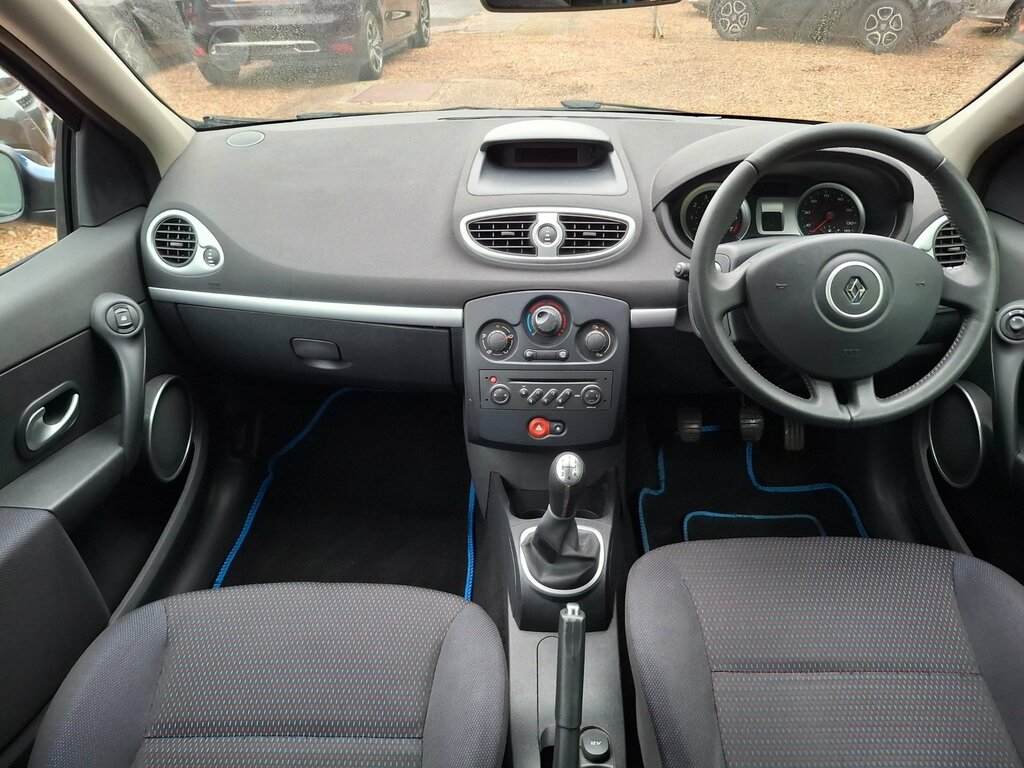 Renault Clio Expression Silver #15
