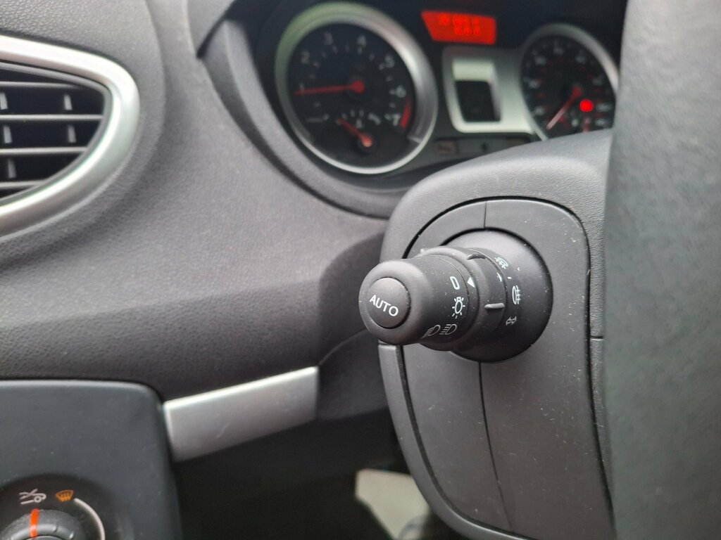 Renault Clio Expression Silver #23
