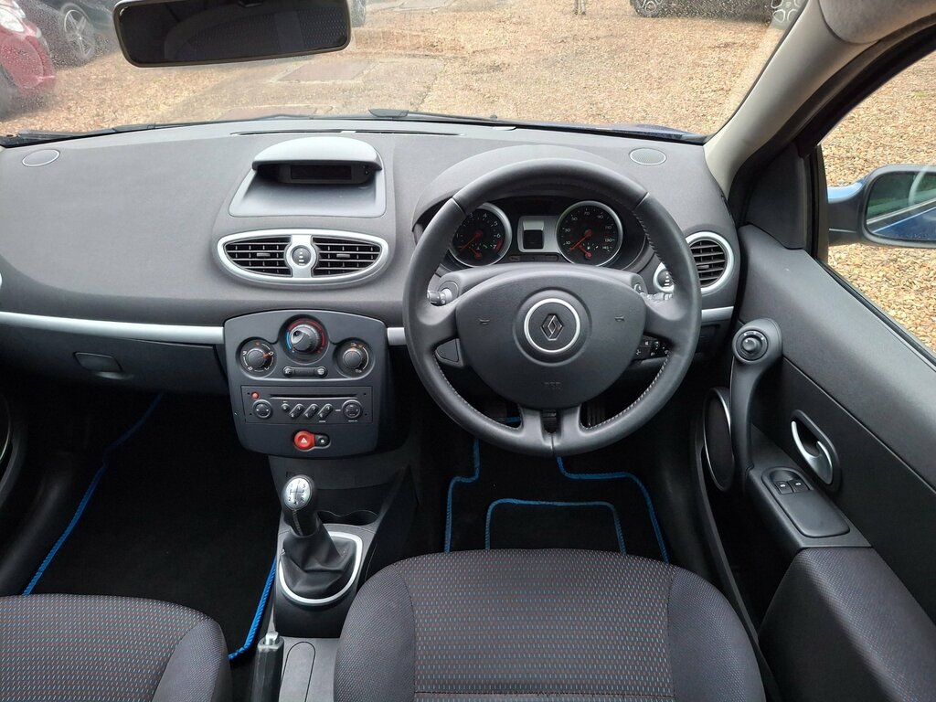 Renault Clio Expression Silver #16