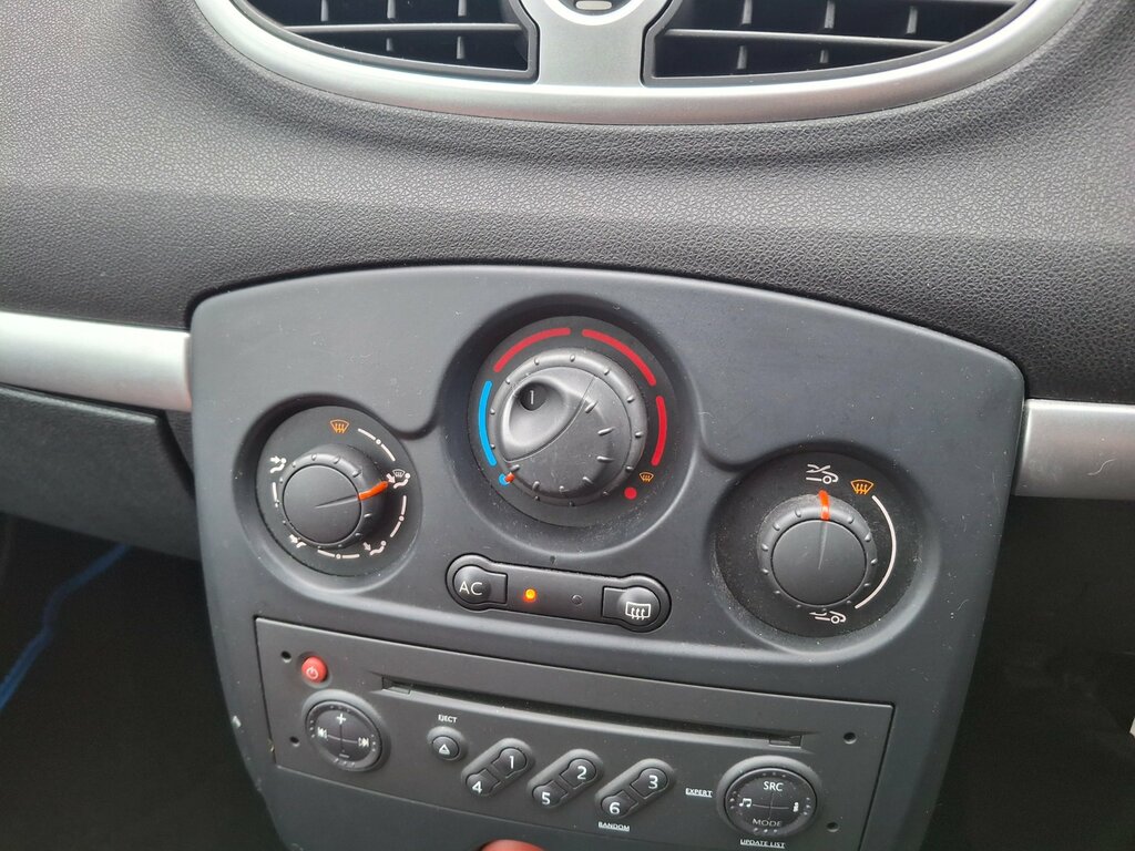 Renault Clio Expression Silver #21
