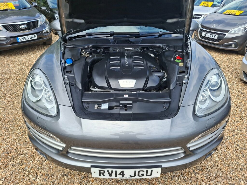 Porsche Cayenne 4.8L V8 Gts Tiptronic S 420 Bhp White #37