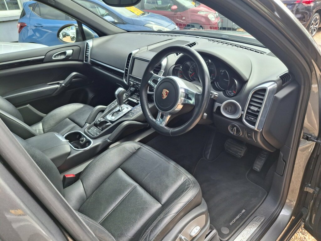 Porsche Cayenne 4.8L V8 Gts Tiptronic S 420 Bhp White #9