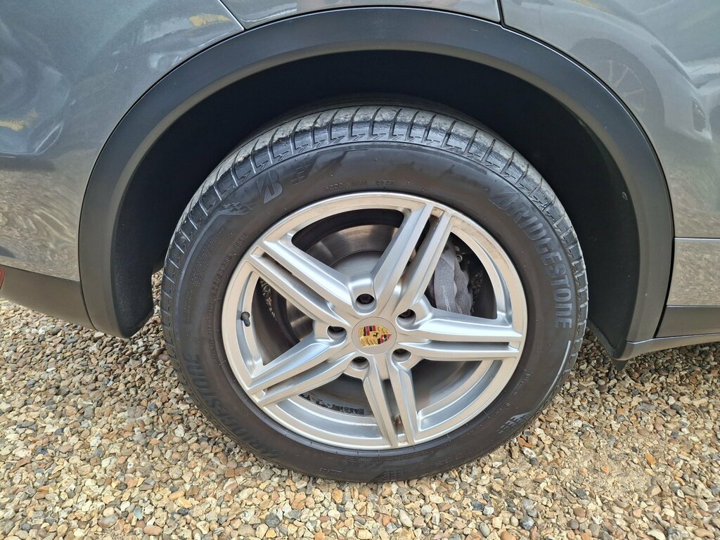 Porsche Cayenne 4.8L V8 Gts Tiptronic S 420 Bhp White #39