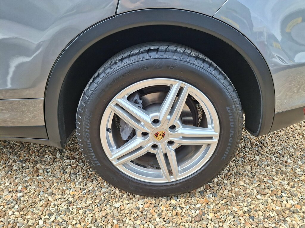 Porsche Cayenne 4.8L V8 Gts Tiptronic S 420 Bhp White #40