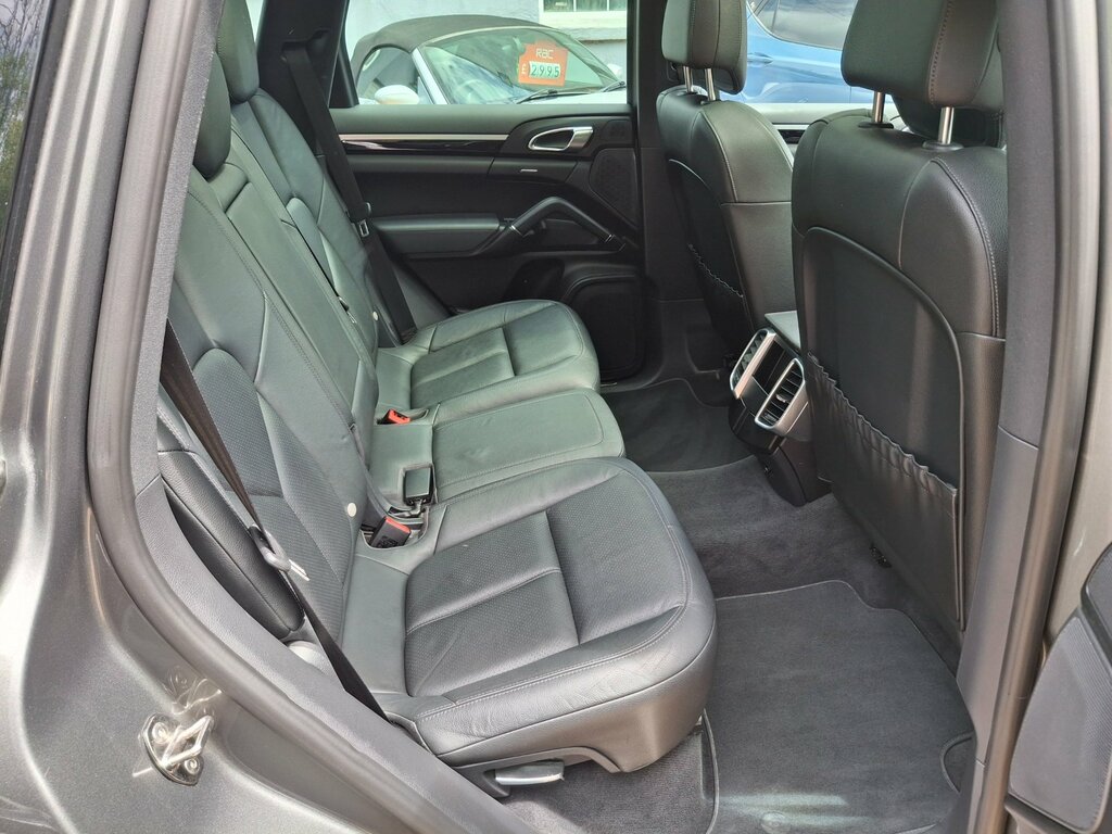 Porsche Cayenne 4.8L V8 Gts Tiptronic S 420 Bhp White #11