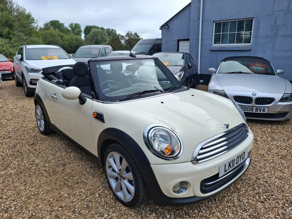 Mini Convertible 1.6 Cooper Convertible Euro 5 S White
