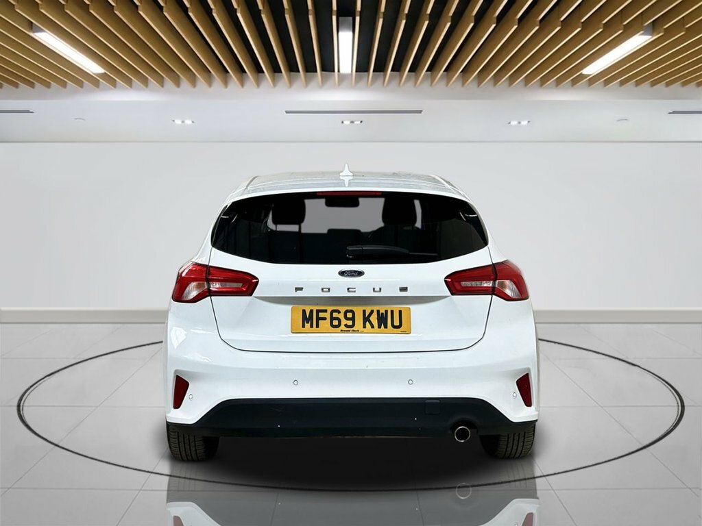 Ford Focus 1L Titanium MF69KWU White #6