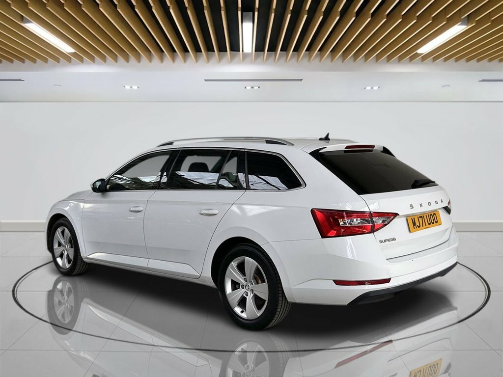Skoda Superb 2L Se Technology White #6