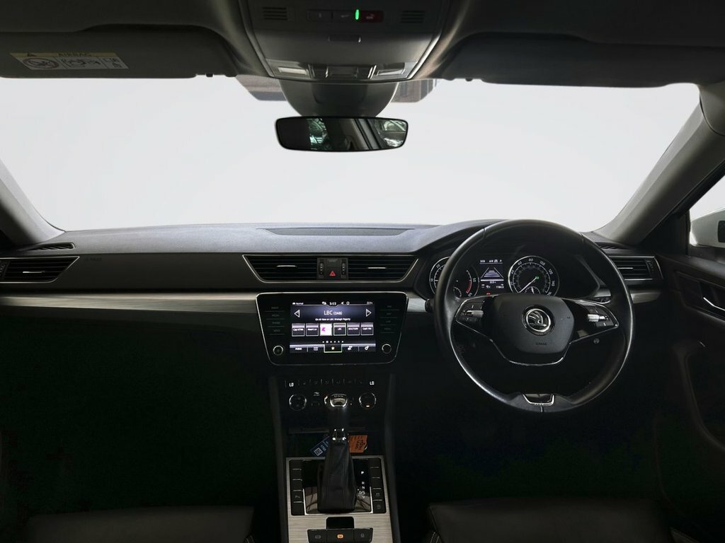 Skoda Superb 2L Se Technology White #3