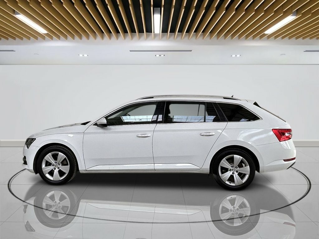 Skoda Superb 2L Se Technology White #5