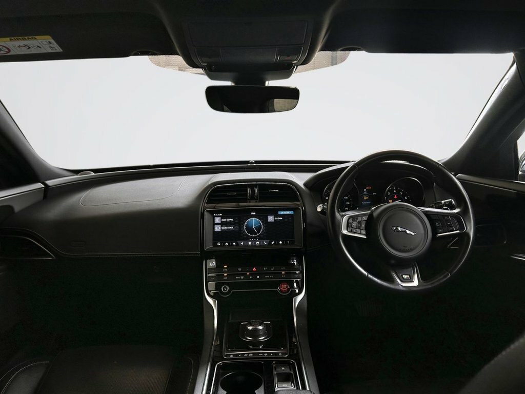 Jaguar XE 2L R-sport SC19WTV Black #3