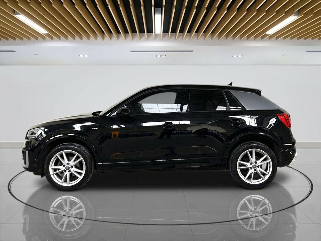 Audi Q2 1.6L S Line Black #5