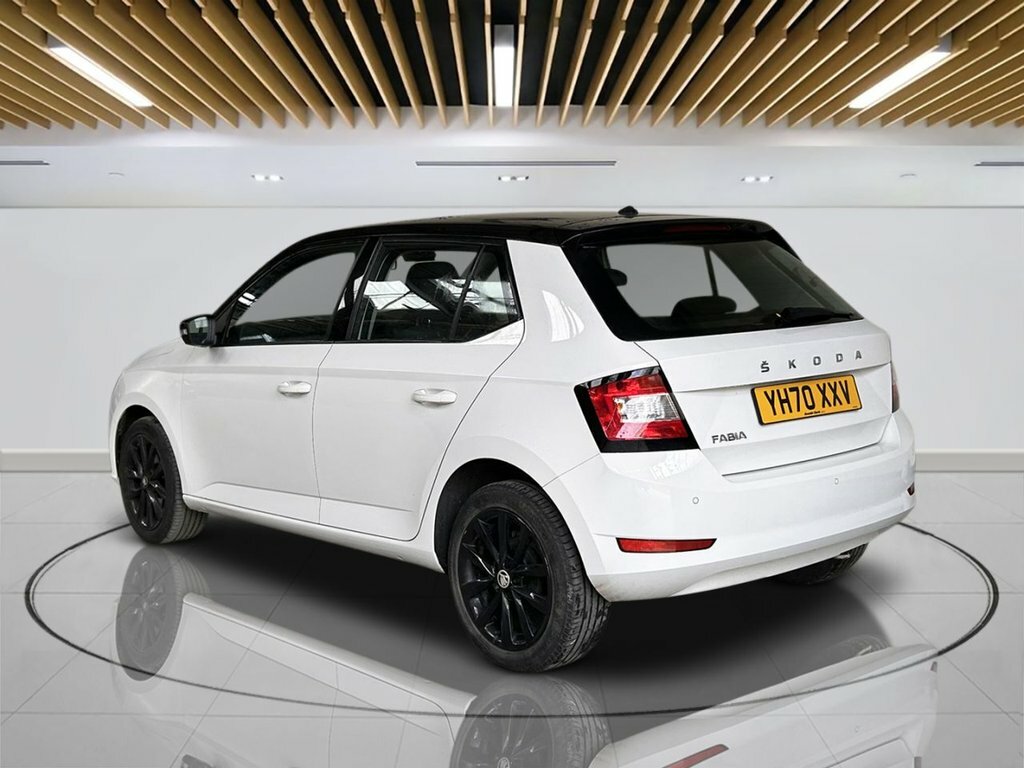Skoda Fabia 1L Colour Edition YH70XXV White #6