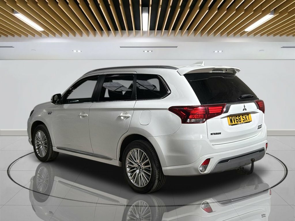 Mitsubishi Outlander 2.4L 4H WV68SXT White #6