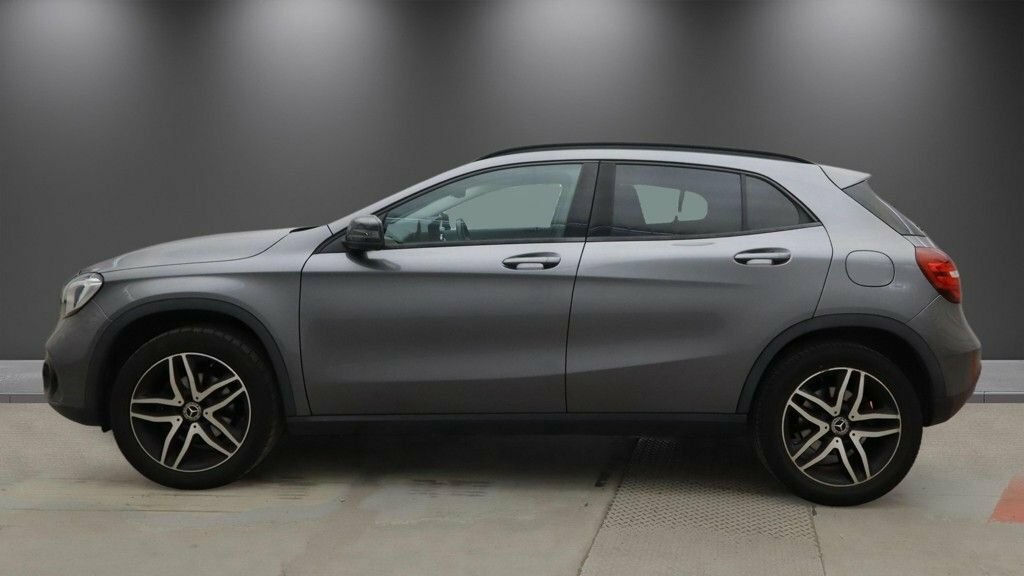 Mercedes-Benz GLA Class 1.6L Urban Edition WG69GJJ Grey #6