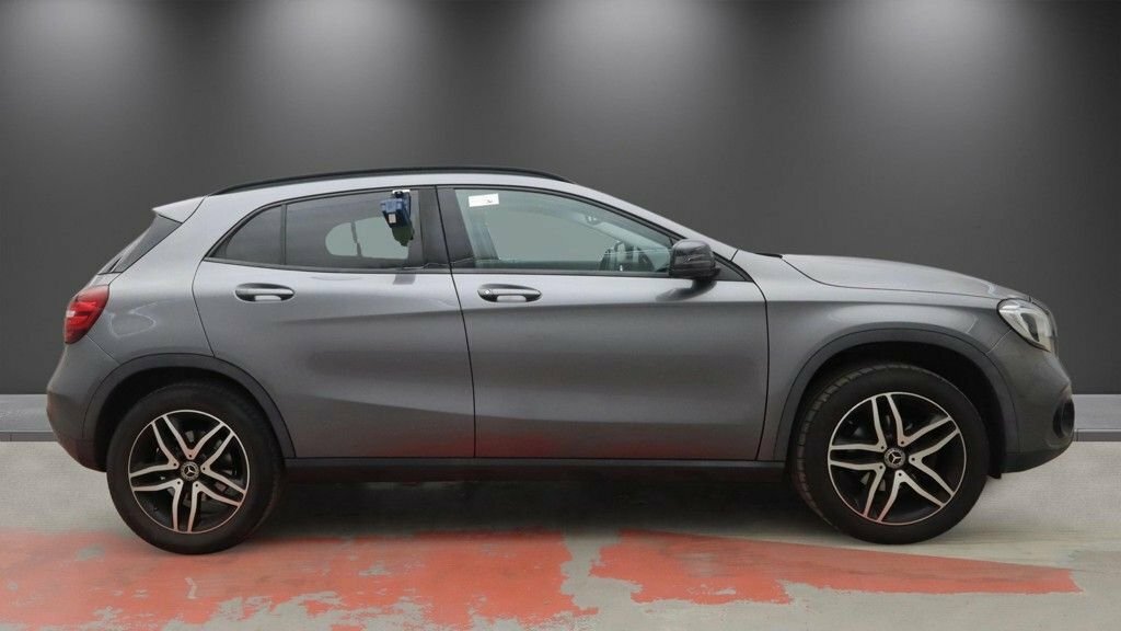 Mercedes-Benz GLA Class 1.6L Urban Edition WG69GJJ Grey #5