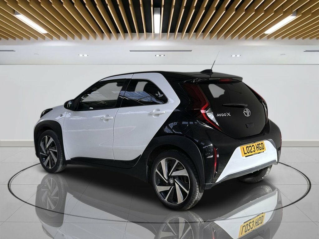 Toyota Aygo X 1L Edge LO23HGD White #6