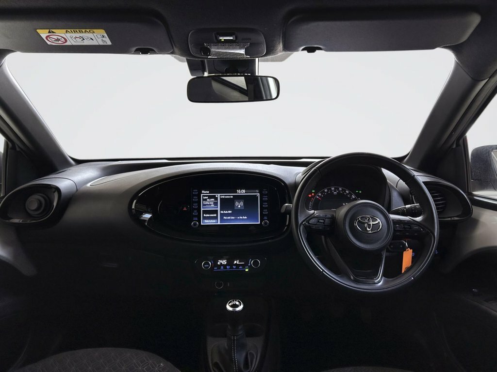 Toyota Aygo X 1L Edge LO23HGD White #3