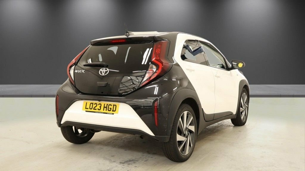 Toyota Aygo X 1L Edge LO23HGD White #4