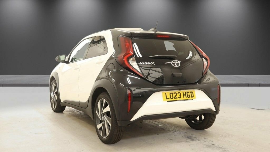 Toyota Aygo X 1L Edge LO23HGD White #3