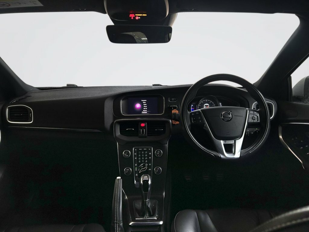 Volvo V40 2L R-design Edition Black #3