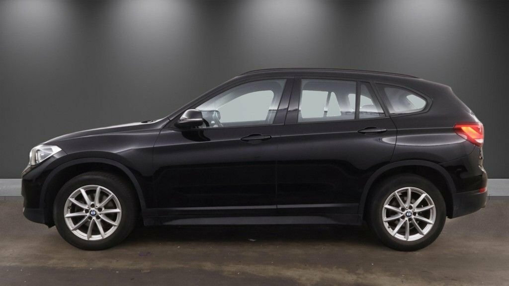 BMW X1 1.5L Se Black #6