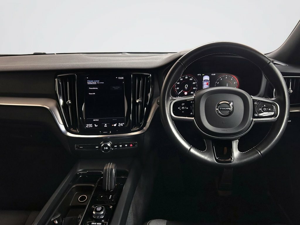 Volvo V60 D4 R-design Plus White #13